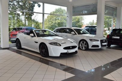 Car image 30