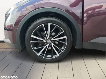 Car image 19