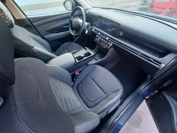 Car image 27