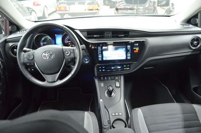 Car image 15