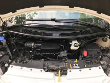Car image 30