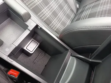 Car image 29