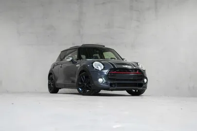 Car image 24