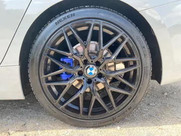 Car image 32