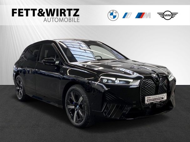 BMW iX xDrive50 385 kW image number 1