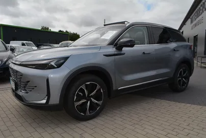 Car image 3
