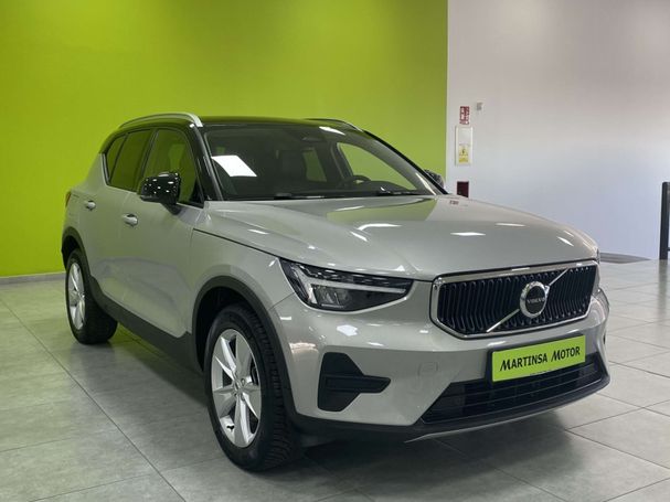 Volvo XC40 B3 Core 120 kW image number 2