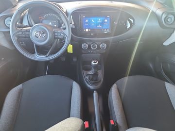 Car image 11