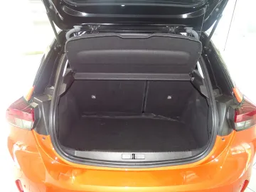 Car image 27