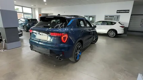 Car image 4