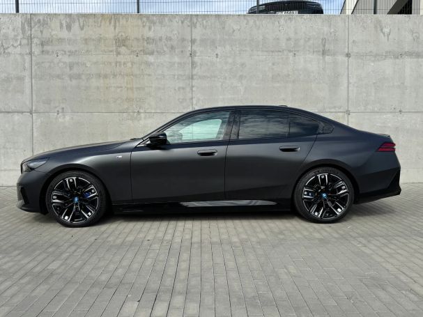 BMW i5 M60 xDrive 440 kW image number 9