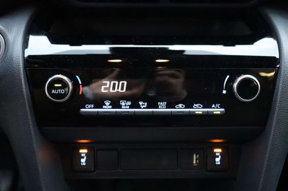 Car image 37