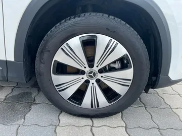Car image 37