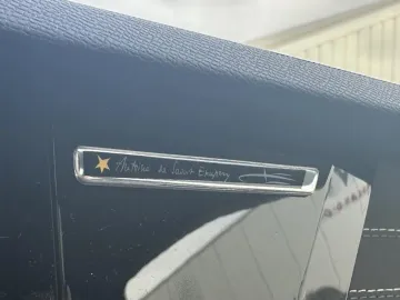 Car image 40