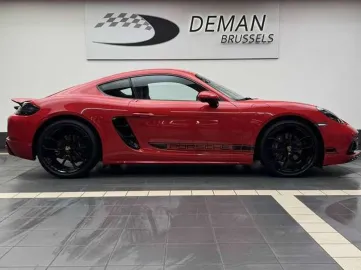 Car image 28