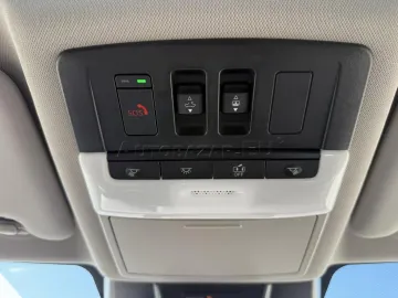 Car image 32