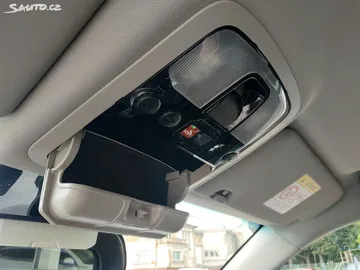 Car image 36