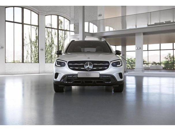 Mercedes-Benz GLC 300 e 235 kW image number 2