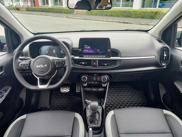 Car image 11