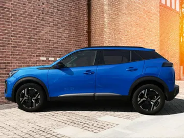 Car image 4