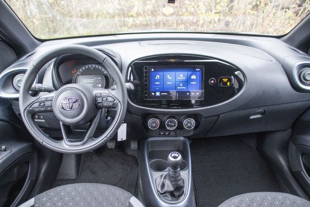 Toyota Aygo X 53 kW image number 10