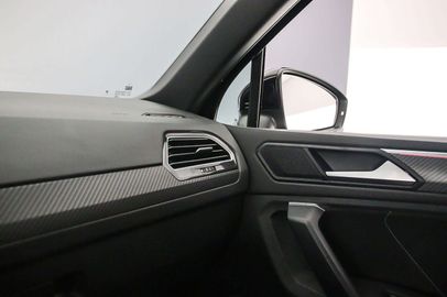 Car image 35