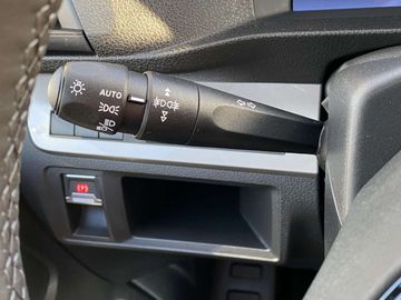 Car image 30