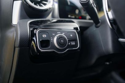 Car image 33