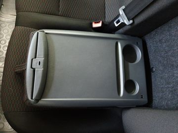 Car image 26