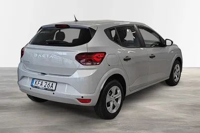Car image 3
