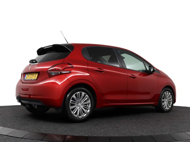 Peugeot 208 PureTech 110 Signature 81 kW image number 6