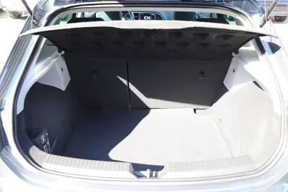 Car image 33