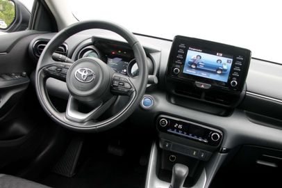 Car image 14