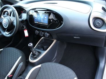 Car image 11