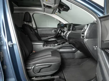Car image 30