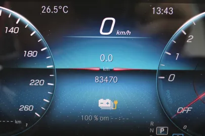 Car image 30