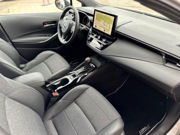 Car image 12