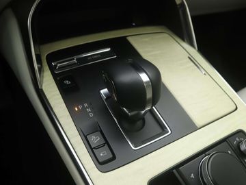 Car image 36