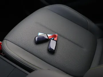 Car image 27