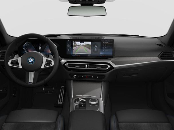 BMW 330i Touring xDrive 215 kW image number 3