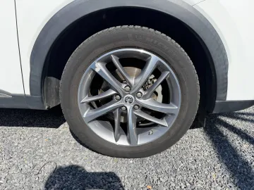 Car image 38