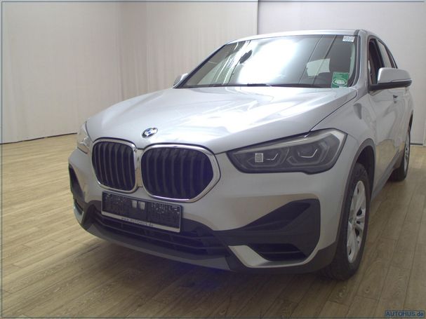 BMW X1 sDrive20i Advantage 141 kW image number 1