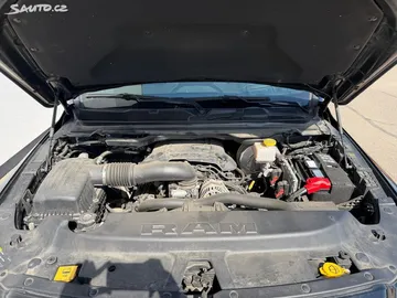 Car image 40