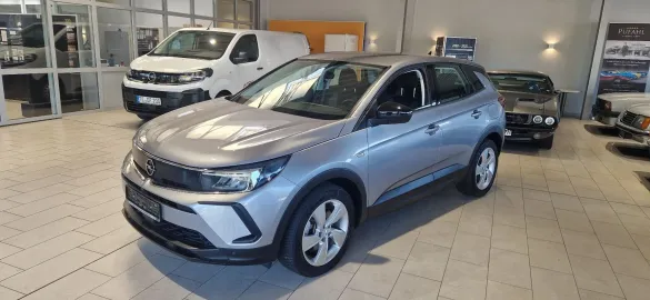 Car image 2
