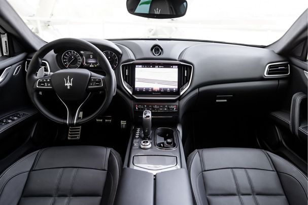 Maserati Ghibli GT 243 kW image number 8