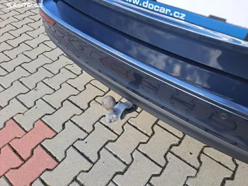 Car image 36