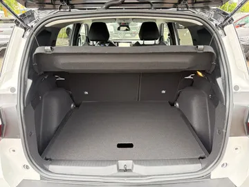 Car image 27
