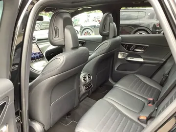 Car image 28