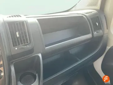 Car image 35