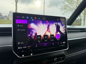 Car image 33